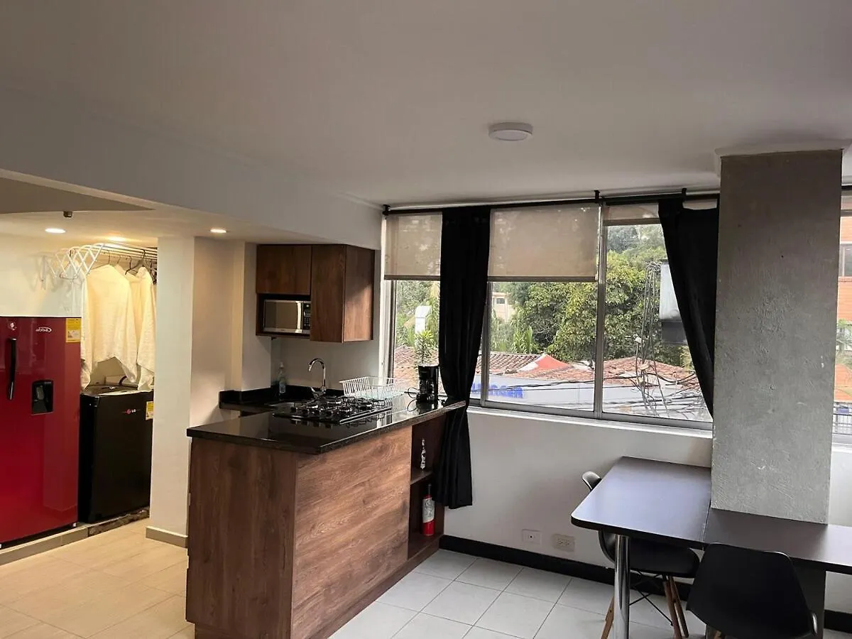 El Poblado Gem -Steps From Lleras Park Apartment Medellin
