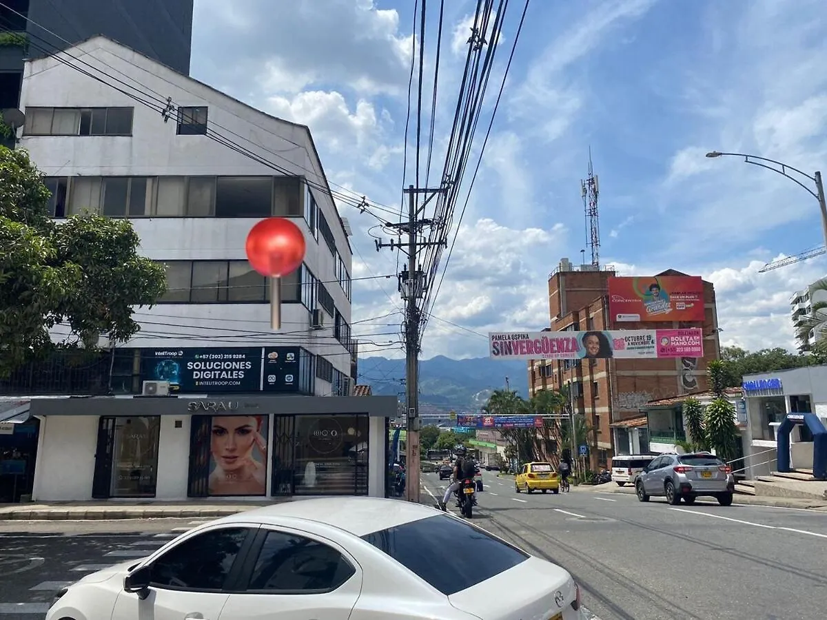 El Poblado Gem -Steps From Lleras Park Apartment Medellin